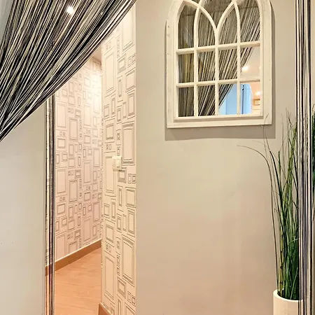 Erase Vez Turistico Junto A La Catedral De Burgo