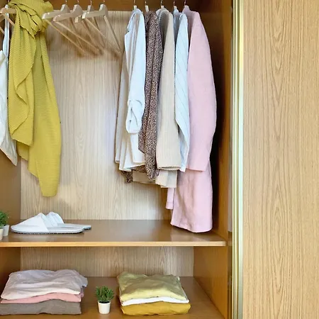 Erase Vez Turistico Junto A La Catedral De Burgo