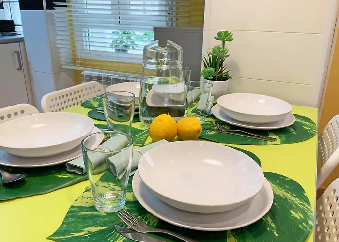 Erase Vez Turistico Junto A La Catedral De Burgo