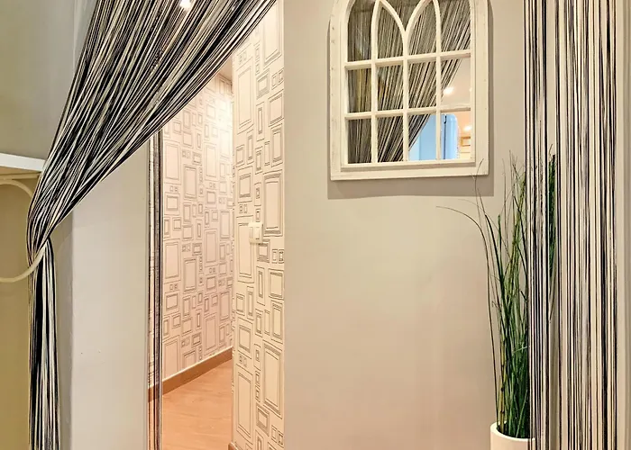 Erase Vez Turistico Junto A La Catedral De Burgo